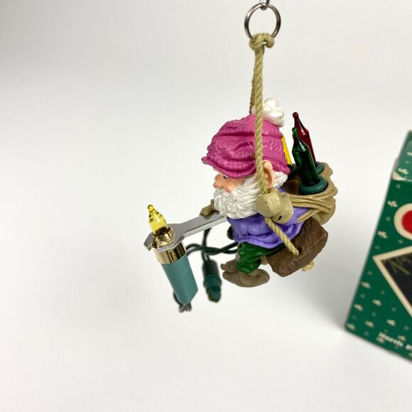 VTG Hallmark 1987 Keepsake Magic Ornament “North Pole Power And Light” Untested - Picture 4 of 13